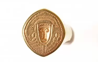 Златен пръстен-печат от Плиска.