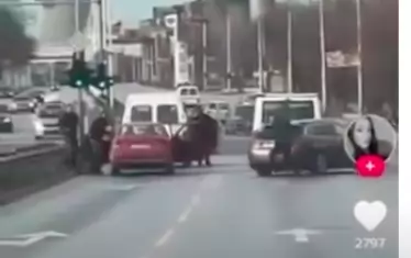Две групи си организираха масов бой на оживен булевард в Пловдив