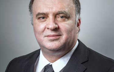 Засега е неясно защо Найден Тодоров (на снимката) замени Велислав Минеков като културен министър.