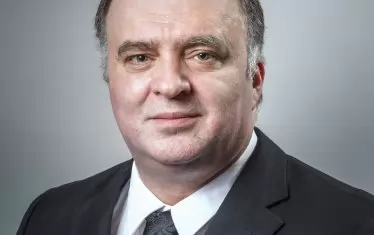 Засега е неясно защо Найден Тодоров (на снимката) замени Велислав Минеков като културен министър.