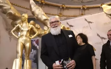  Владо Пенев - носителят на награда "Икар" за водеща мъжка роля.