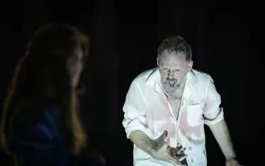  Санчо Финци демонстрира актьорски превъплъщения от много висока европейска класа.