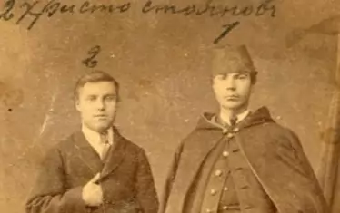 Цариградски (вдясно) като ученик в Галата Сарай, 1868 г.