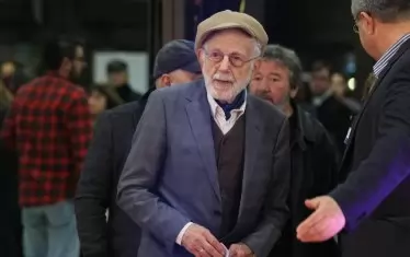 На 25 април Ицко Финци ще навърши 90 години. Популярният актьор е и музикален: свири на пиано, цигулка и акордеон.