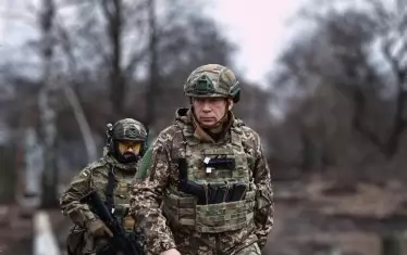 Командващият Сухопътните войски на Украйна ген. Олександър Сирский посети няколко пъти Бахмут през последните седмици