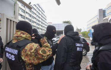 Арестуваха сестрата на ''последния кръстник'' на сицилианската мафия