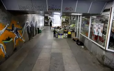 Архитекти и жители на София смятат, че вместо през подлеза при Спортната палата, пешеходното движение в района може да се регулира наземно чрез светофари и пешеходни пътеки.