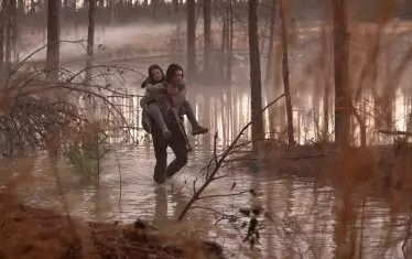  Малката Ариана Грийнблат му прави компания в част от филма.