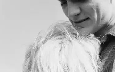 Нежност, 1977 г.