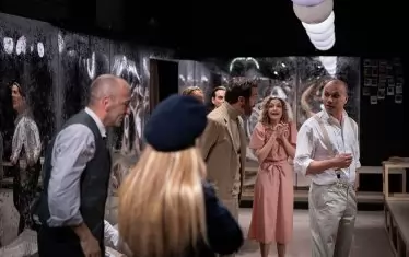  Оживление в дома на Прозорови.