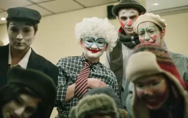  Над 20 украински младежи специализират изкуството на смеха при Нина Димитрова.