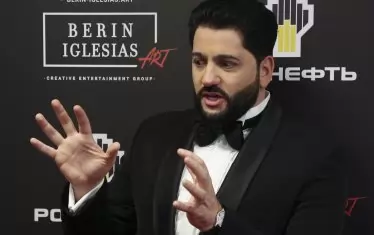  След като бе уволнен от "Тоска" на Метрополитън, Ейвазов стана шеф на Азербайджанската национална опера в Баку.