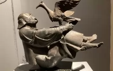  "Целувка с птица"