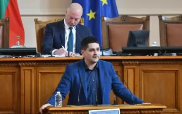 Радостин Василев се преориентира към ПП, след като ИТН разтури управляващата коалиция миналото лято.