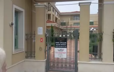 Руският комплекс в Черноморец е от затворен тип, каквито са много руски имоти из българските курорти.