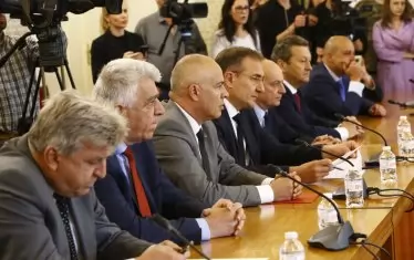 Социалистите пък бяха наострени и агресивни.