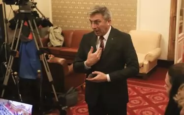 ДПС: Гражданите ще нахлуят в НС заради сватбата на ГЕРБ и ПП-ДБ