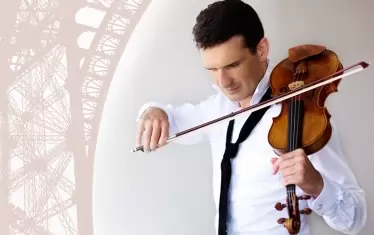 Цигуларят Светлин Русев ще свири на Айфеловата кула за 24 май