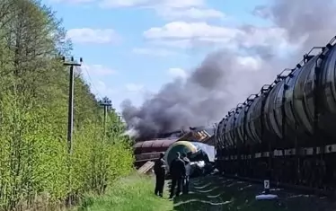 
Кадър от първия жп инцидент. Отстраняването на щетите отне едно денонощие. След което жп линията отново бе извадена от строя