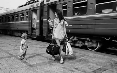  Кадър от изложбата "Дългият път" в галерия "Синтезис".