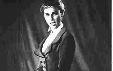  Радева в една от ранните си роли на сцената.