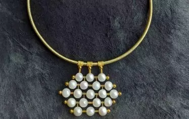 Накит от Анжело Красини, възстановен по друвните образци.