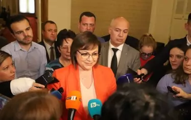  Лидерът на БСП Корнелия Нинова недоумява защо ГЕРБ-СДС са им изпратили "екселската таблица" на ПП.