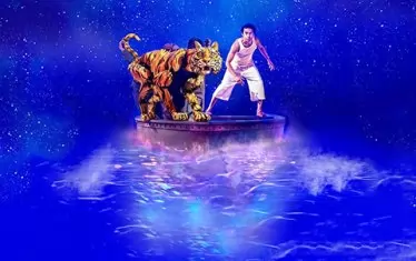  Сцена от "Животът на Пи" на Макс Уебстър.