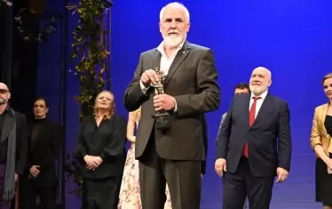 Носителят на "Аскеер 2023" за цялостно творчество проф. Слави Кокалов.