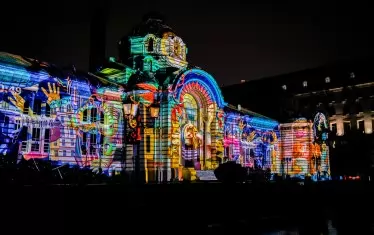 Част от светлинните инсталации, озарили София в предишните издания.