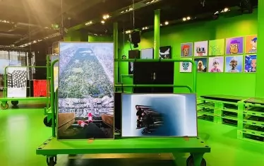 Александр Гла от галерията за дигитално изкуство NFT Factory, Париж, испано-нидерландският творчески тандем ONUT, арх. Гергана Русенова, която работи в Австралия и Германия както като архитект, така и като артист и иноватор, Амели Дин и Ирис Купен от едно от най-известните студиа за технологичен дизайн Bakken&Baeck ще проведат семинари.