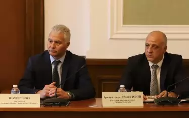  Едни от най-близките на сърцето на Румен Радев - шефът на ~ДАНС Пламен Тончев и на НСО Емил Тонев