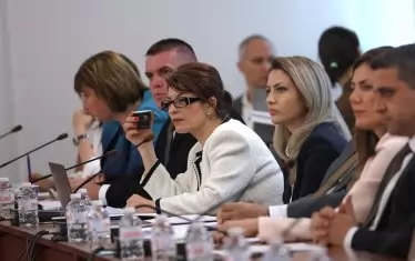 Чрез Рая Назарян (русата дама) ГЕРБ успя да опорочи промените в Закона за съдебната власт и отвори много сериозен нов проблем за независимостта на съда