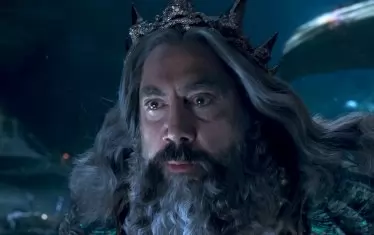  Хавиер Бардем се излага в ролята на цар Тритон.