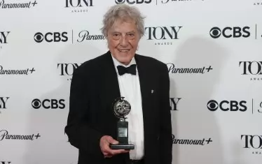 85-годишният драматургичен гений Том Стопард в добра форма и настроение.