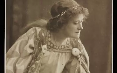 Елън Тери като Корделия от "Крал Лир" през 1892 г.