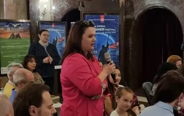  Сопраното Радостина Николаева