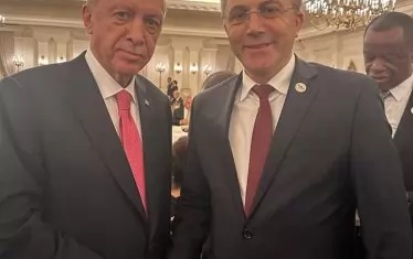 Карадйъ може да се похвали с ръкостискане с Ердоган; същото не могат да кажат нито Пеевски, нито Доган.