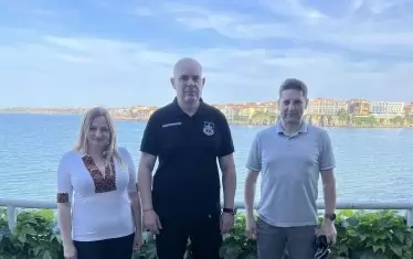 Още снимки от служебната ангажираност на Гешев, пуснати от пресцентъра му. Напоследък главният прокурор се явява с брандирана тениска на прокуратурата.