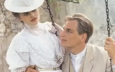  Хелена Бонъм-Картър и Сандс в "Стая с изглед".