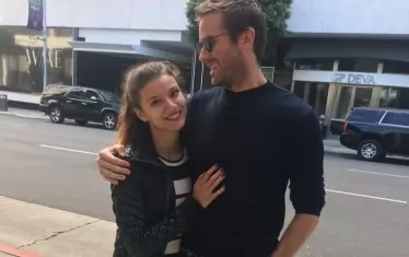  Актьорът и Ефи по време на предполагаемата им връзка.