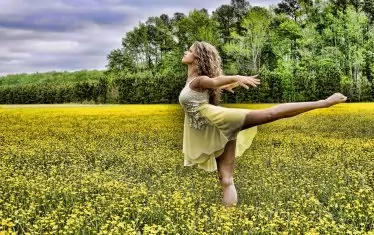 С изменено лице и grand battement прокуратурата се затича към езерото.