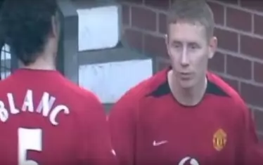 Момент от престоя на Лий Рош в "Манчестър Юн" - влиза като смяна на мястото на Лоран Блан.