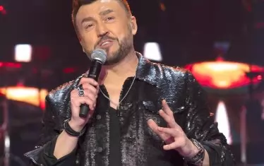Любо Киров пее „Облаче ле бяло" на площад „Александър Невски"