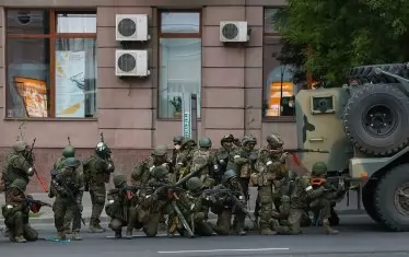 Войници на редовната руска армия излязоха по улиците на Ростов на Дон