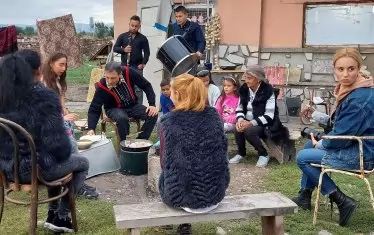  На снимачната площадка в гетото.
