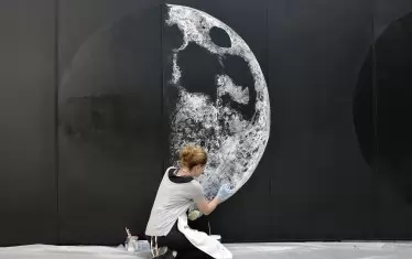  Авторката изследва в детайли любимата си тема.