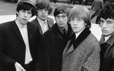 Кийт Ричардс, Мик Джагър, Чарли Уотс, Брайън Джоунс и Бил Уаймън (от ляво на дясно).