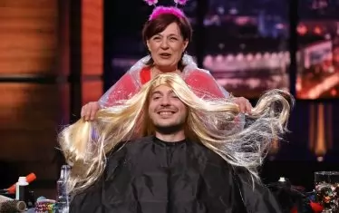  Добрин може да не обича перуките, но Николаос Цитиридис ги обича...