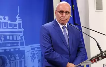 Изборът за служебен премиер се сви до 7 души след отказ на шефа на БНБ